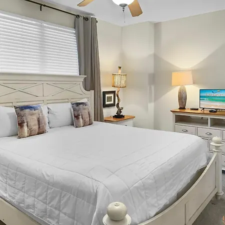 Smp 209 - Large 4 Bedroom Beachfront Condo